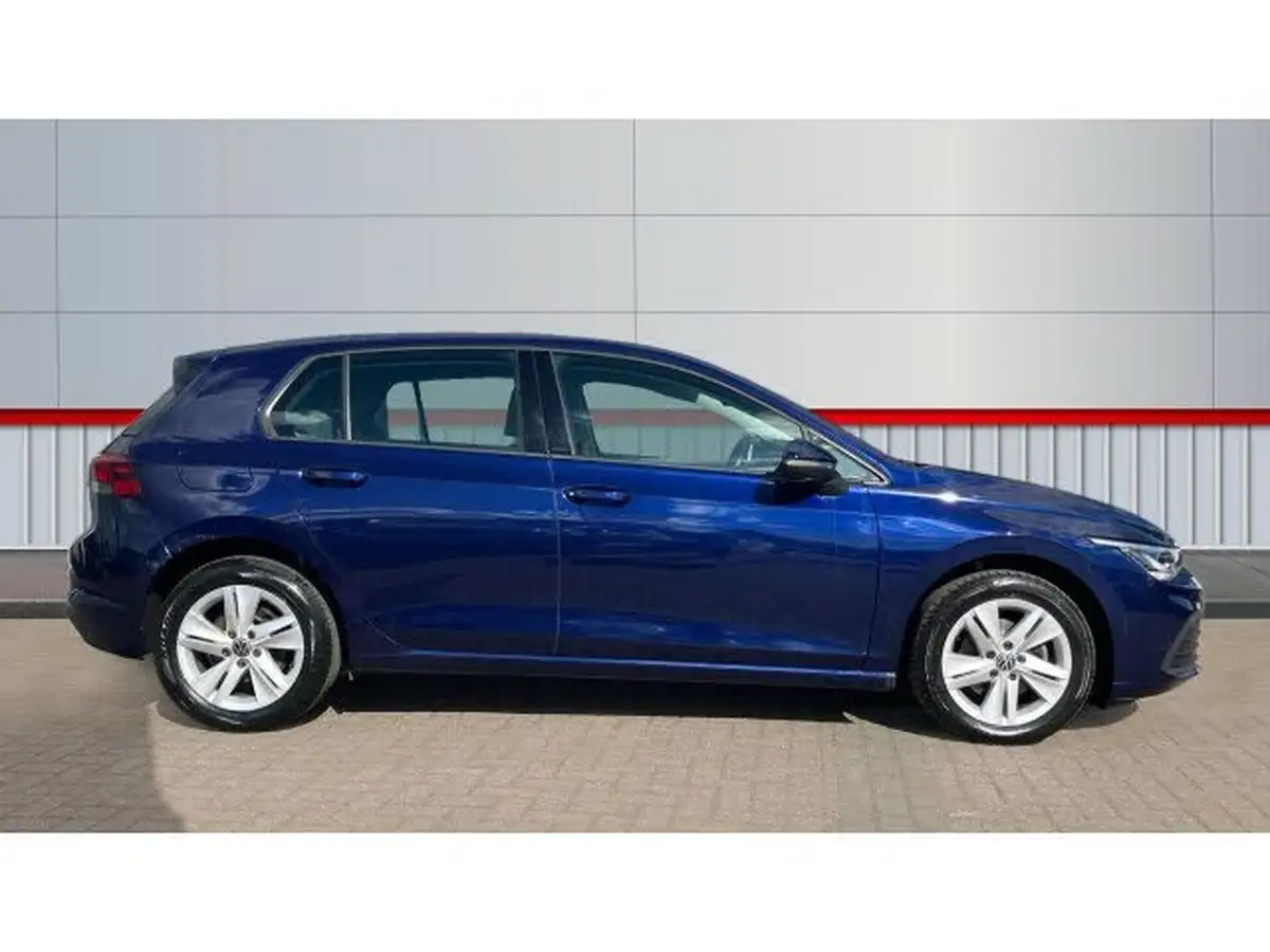 2022-volkswagen-golf-15-tsi-life-130ps-hatchback-big-4