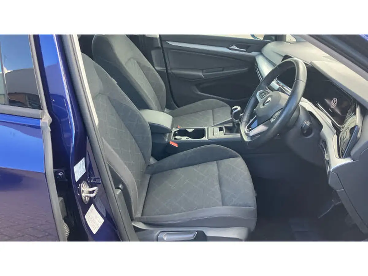 2022-volkswagen-golf-15-tsi-life-130ps-hatchback-big-32