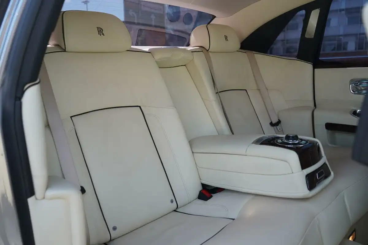 2011-rolls-royce-ghost-66-big-26