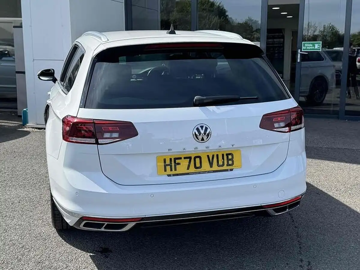 2020-volkswagen-passat-15-tsi-r-line-estate-5d-dsg-big-9