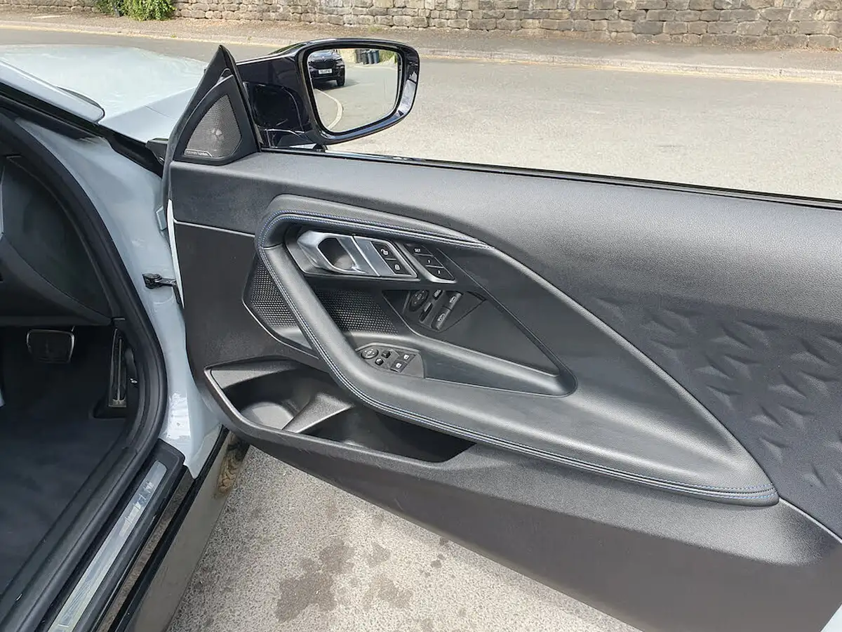 2022-bmw-2-series-30-m240i-big-29