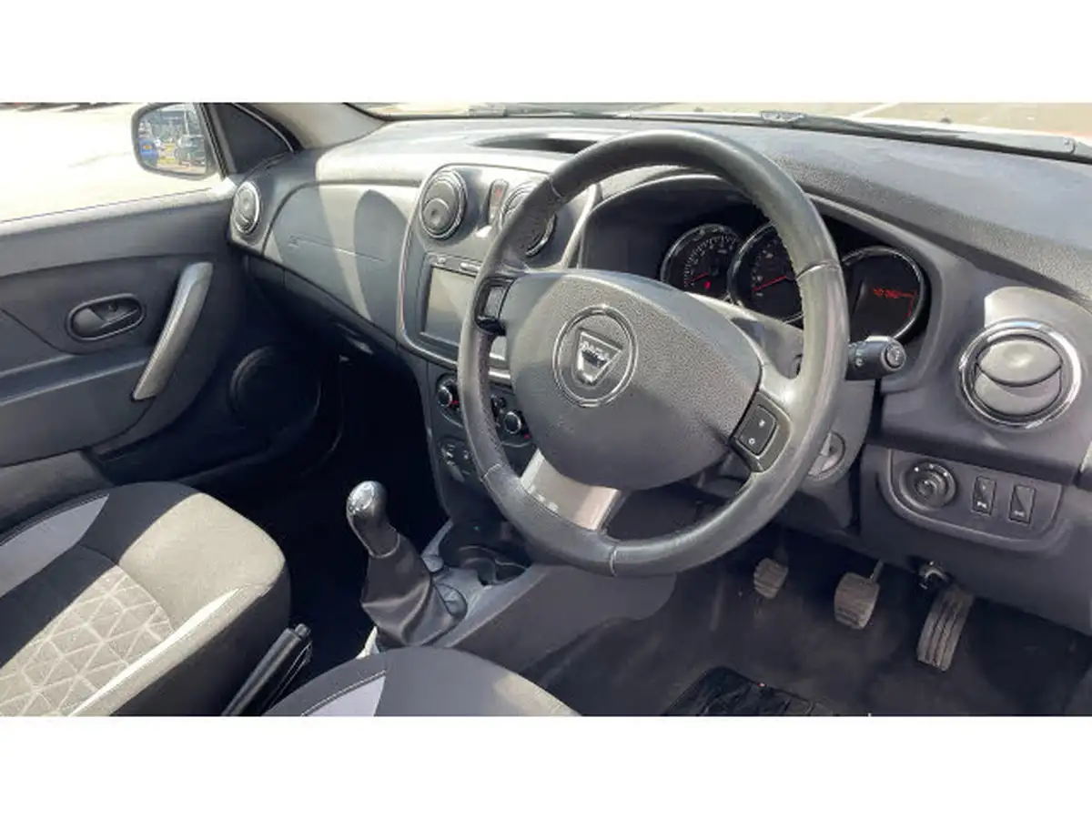 2016-dacia-sandero-stepway-09-tce-laureate-big-10