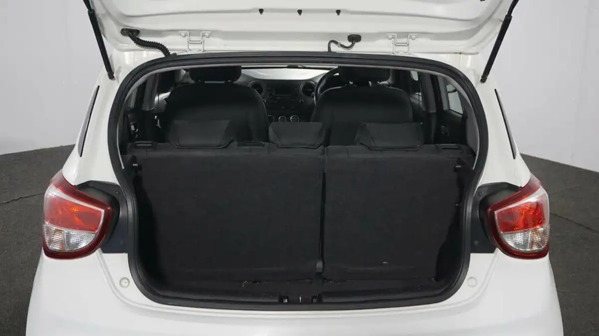 2019-hyundai-i10-12-se-big-18
