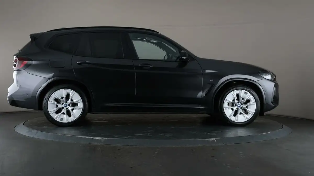 2022-bmw-ix3-e-m-sport-pro-big-54