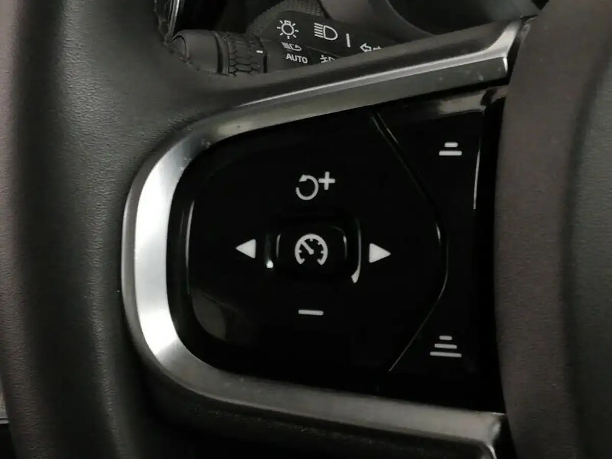 2023-volvo-xc60-20-b5-plus-big-15