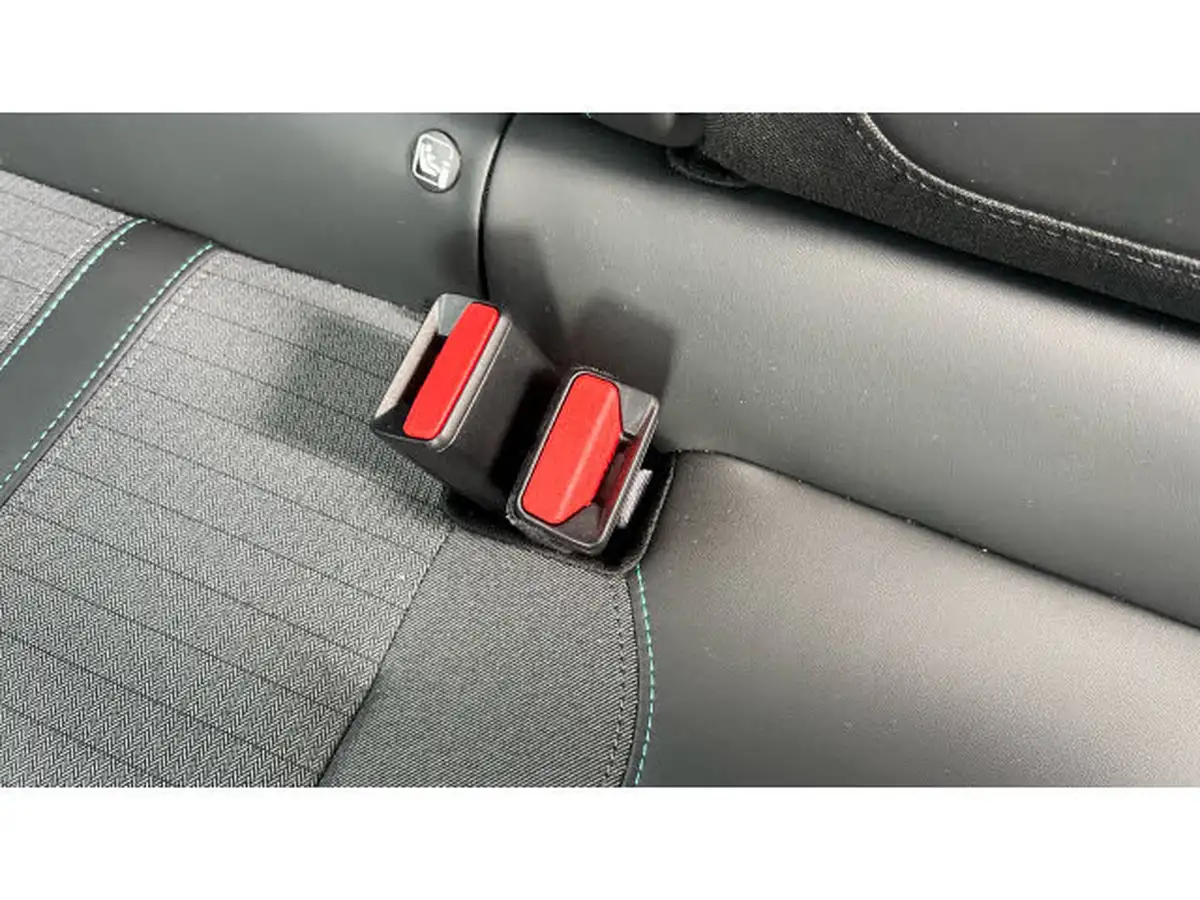 2024-peugeot-208-12-puretech-allure-premium-100ps-big-16