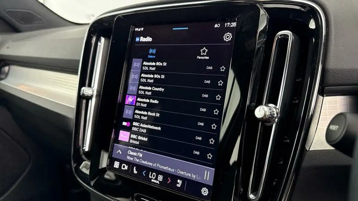 2024-volvo-xc40-20-b3-plus-big-12