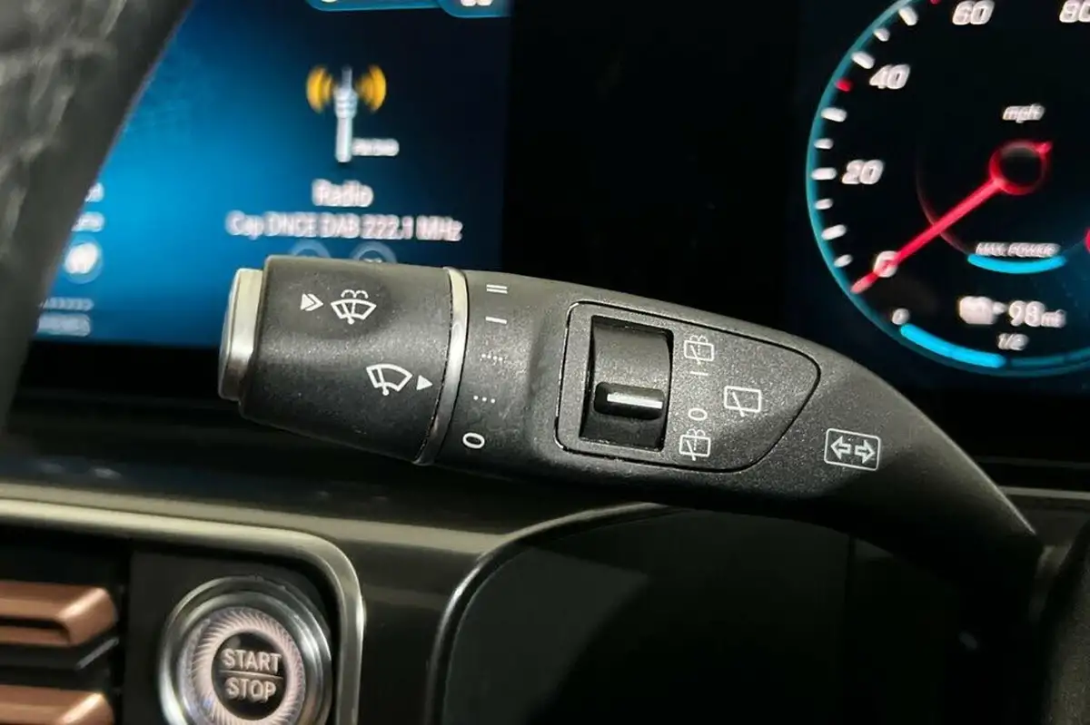 2021-mercedes-benz-eqc-e-eqc-400-amg-line-premium-big-23