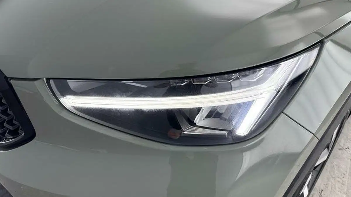 2024-volvo-xc40-20-b3-plus-big-36