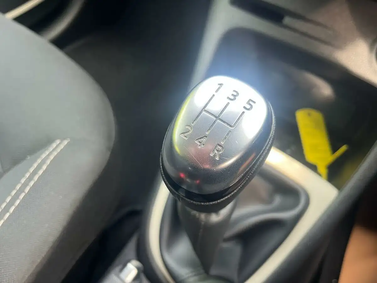 2019-renault-captur-09-tce-play-big-11