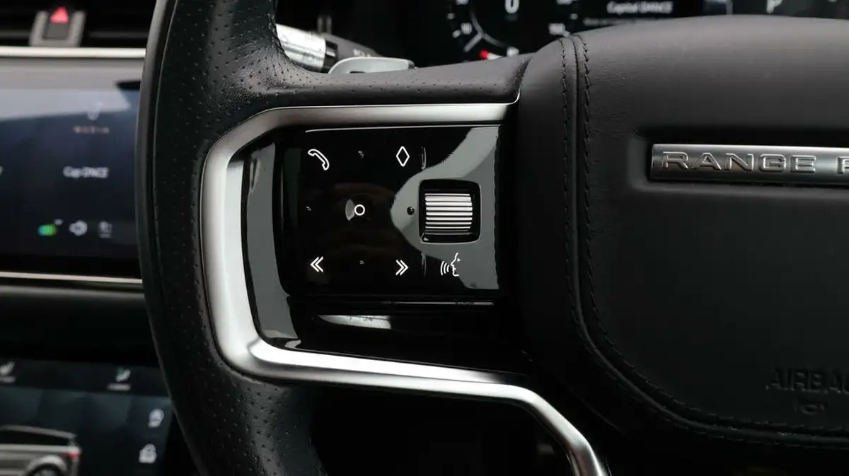 2021-land-rover-range-rover-evoque-20-d200-r-dynamic-hse-big-24
