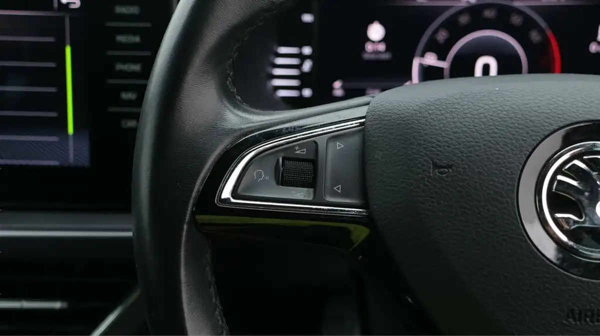 2020-skoda-scala-15-tsi-se-l-big-22