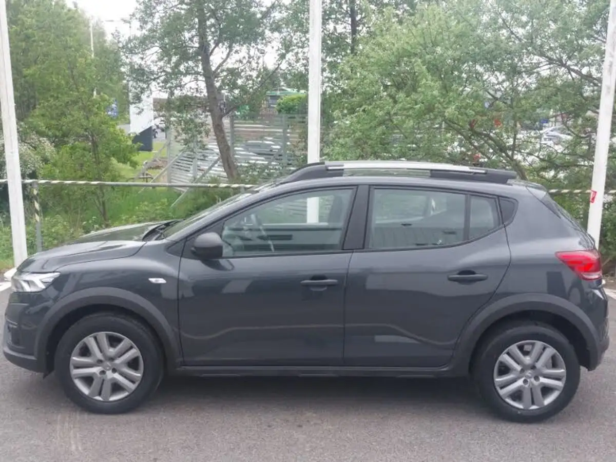 2022-dacia-sandero-stepway-10-tce-essential-90bhp-big-3