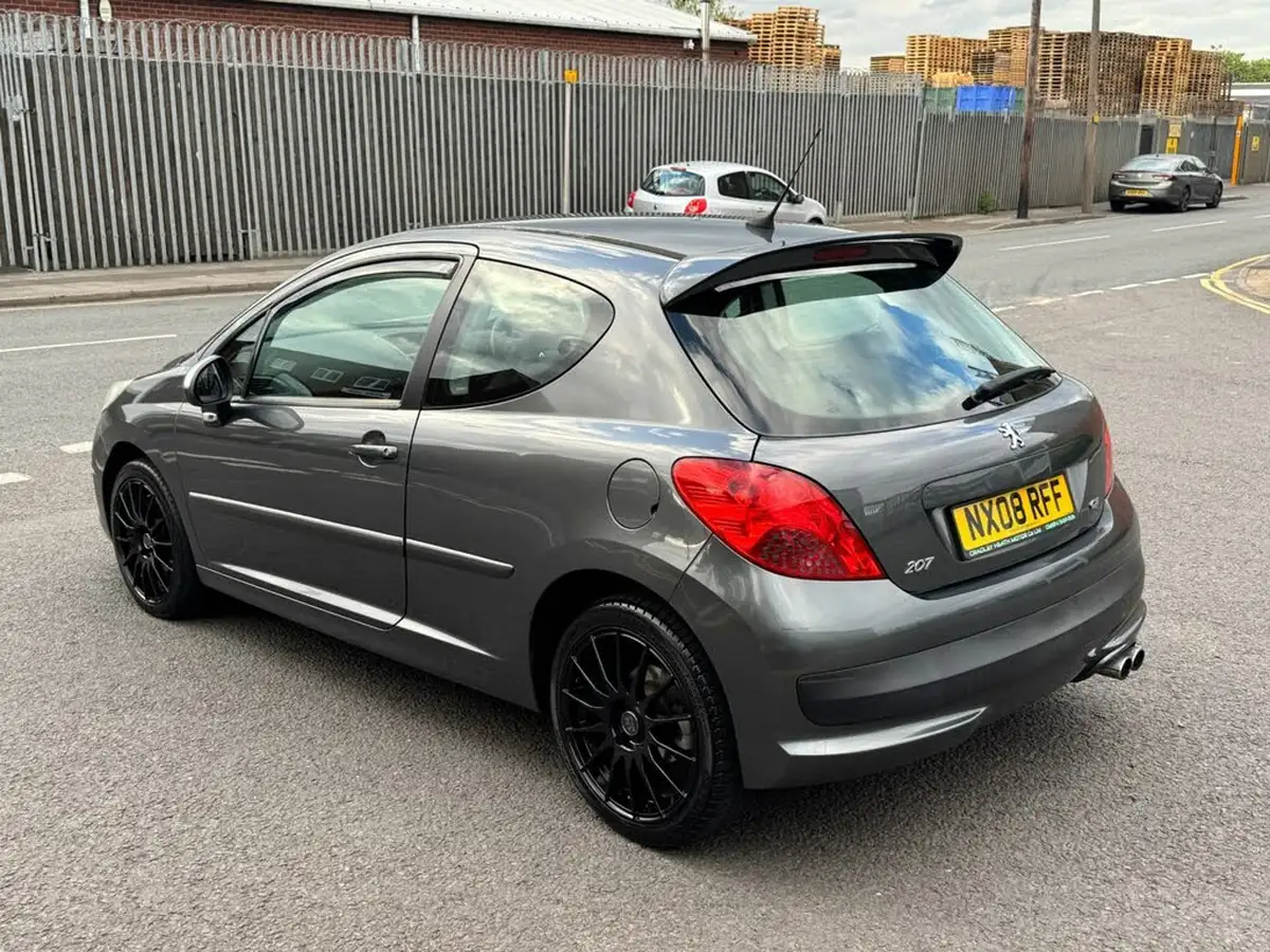 2008-peugeot-207-16-gti-big-6