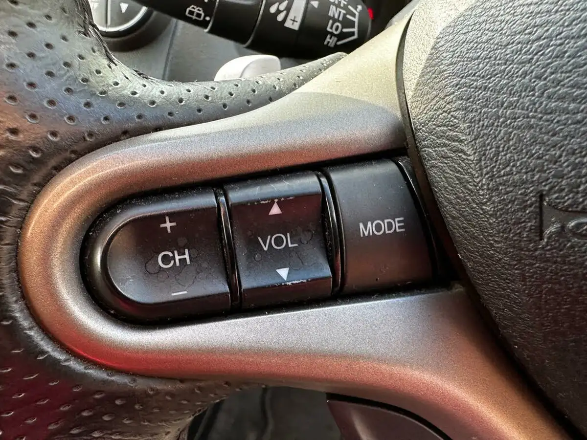 2012-honda-jazz-big-31