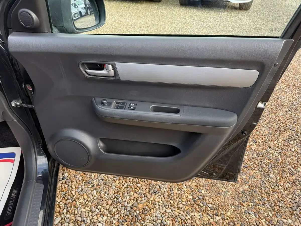 2008-suzuki-swift-13-gl-5d-big-36