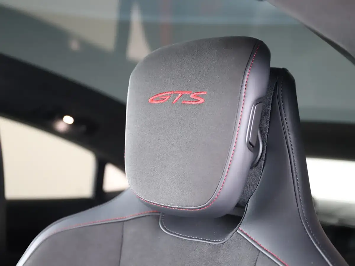 2023-porsche-taycan-e-gts-big-17