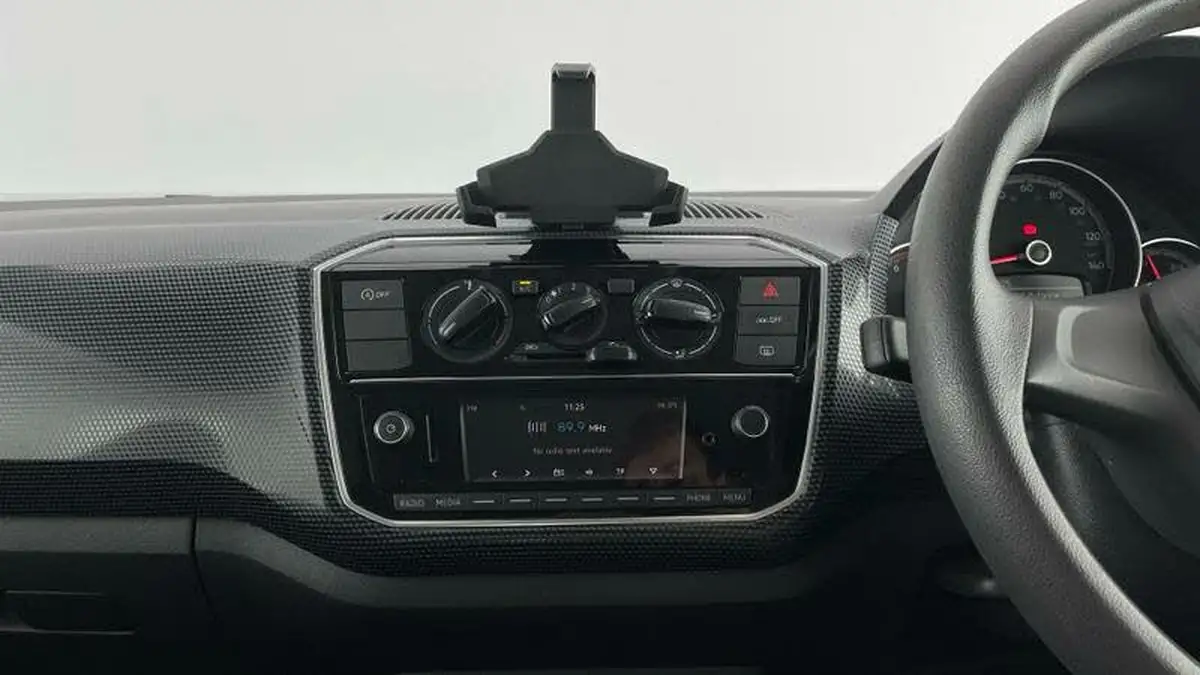 2021-volkswagen-up-10-up-black-edition-60ps-ss-big-17