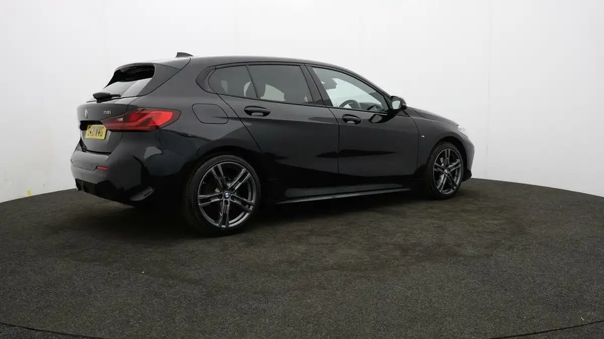 2021-bmw-1-series-15-118i-m-sport-lcp-big-26