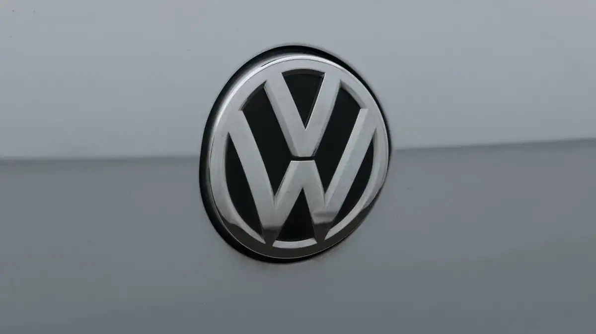 2018-volkswagen-golf-10-tsi-se-115ps-hatchback-5d-big-20