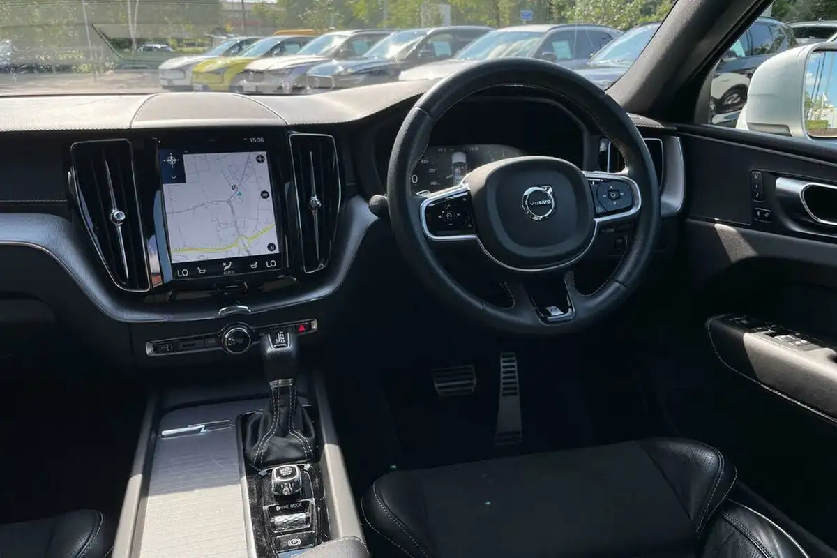 2019-volvo-xc60-20-t5-r-design-pro-awd-big-33