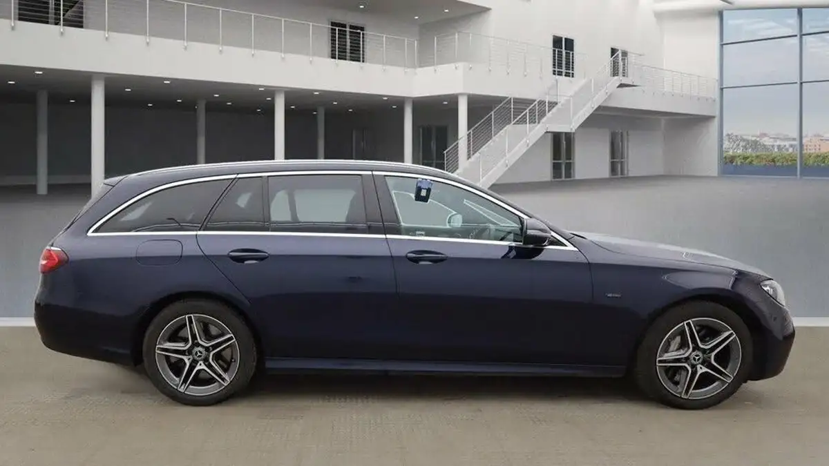 2020-mercedes-benz-e-class-20d-e300de-amg-line-eq-power-estate-5d-big-4