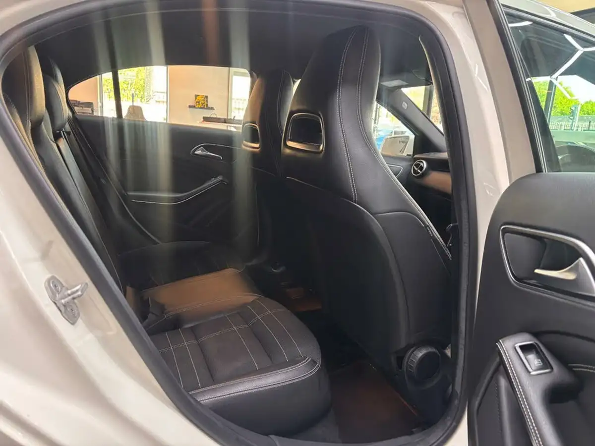 2015-mercedes-benz-a-class-15-cdi-a180-sport-109ps-7g-dct-big-24
