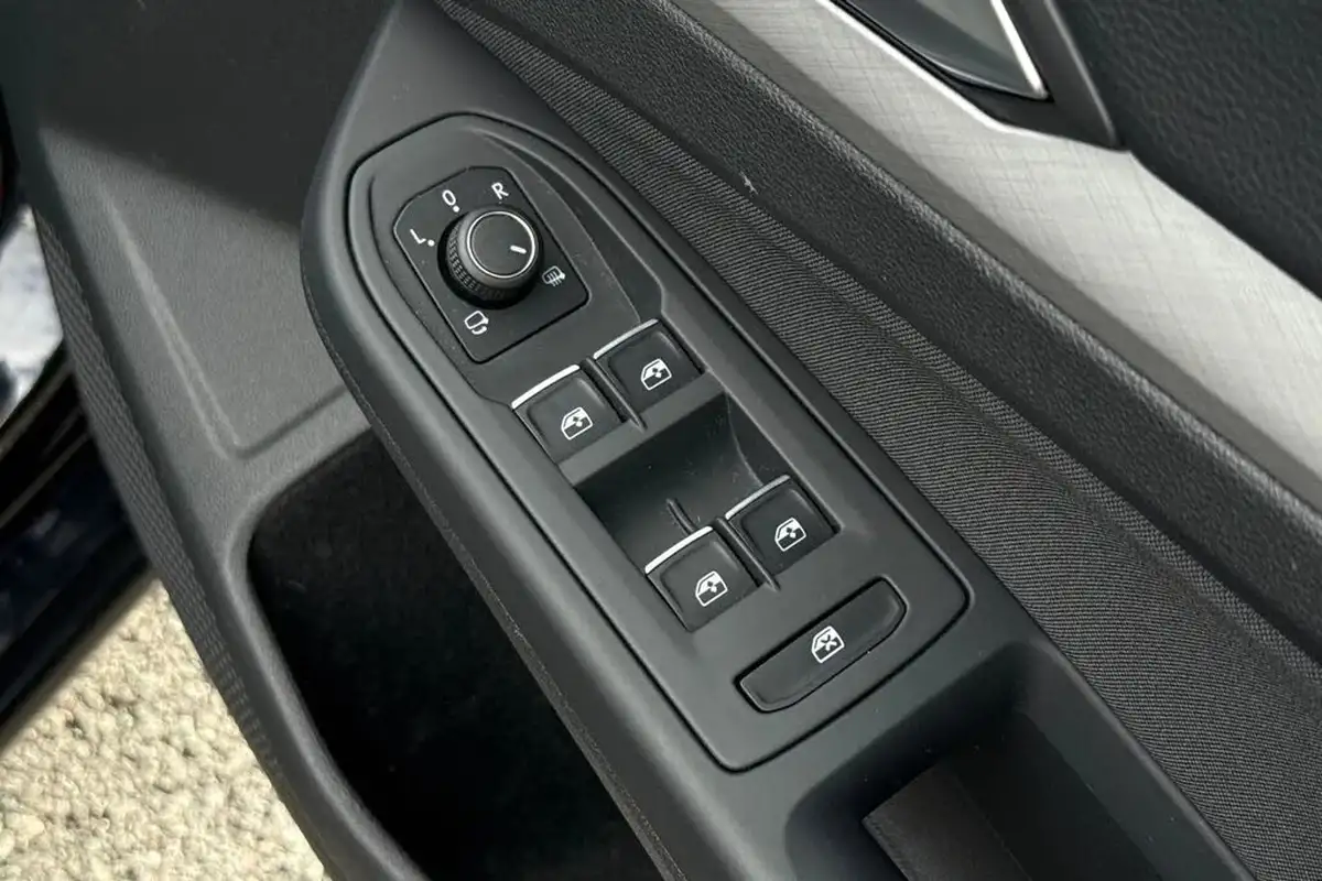 2020-volkswagen-golf-15-etsi-life-150ps-hatchback-big-21