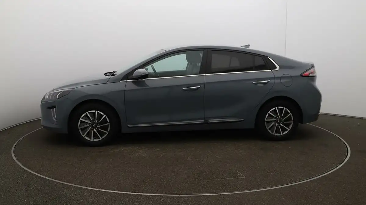 2022-hyundai-ioniq-e-premium-se-electric-big-4
