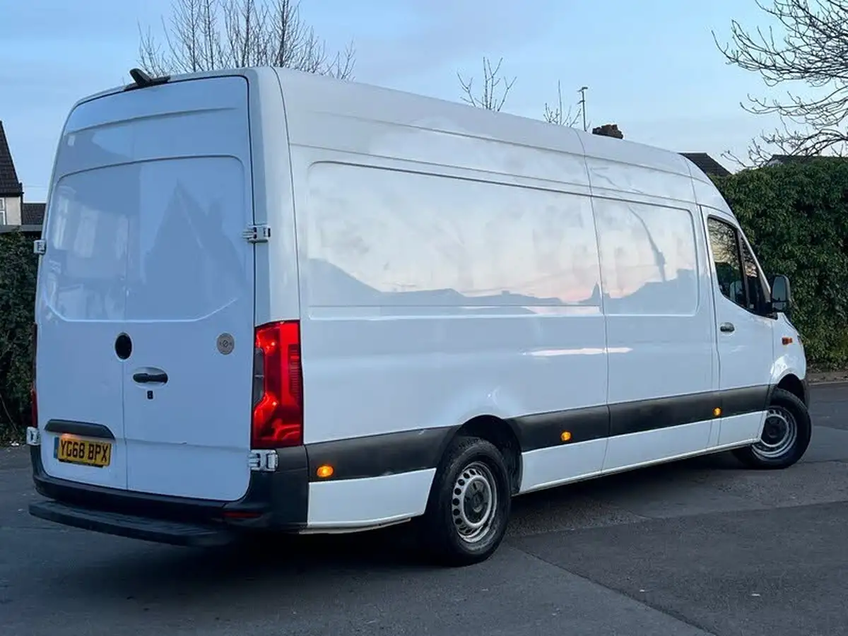 2018-mercedes-benz-sprinter-21cdi-311-l2h1-panel-van-rwd-eco-gear-360-big-34