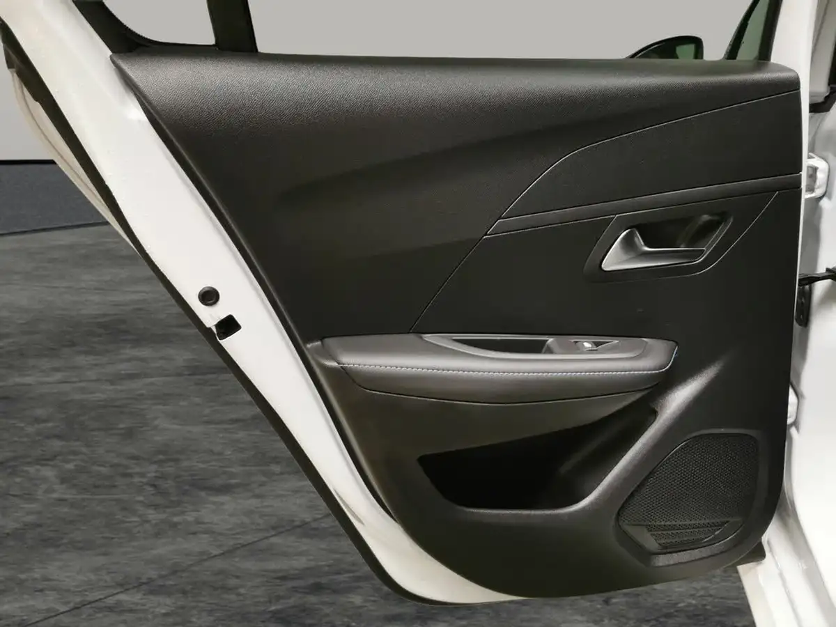 2023-peugeot-208-12-puretech-allure-premium-100ps-big-25