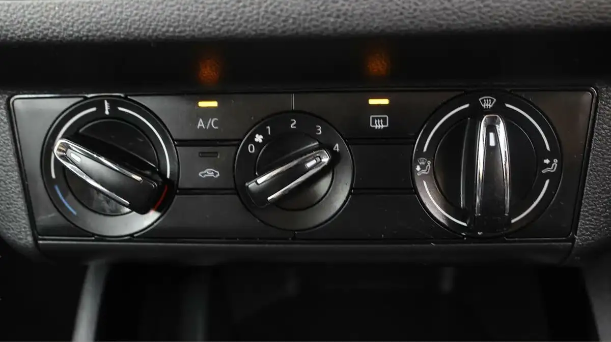 2023-skoda-scala-10-tsi-se-110ps-big-11
