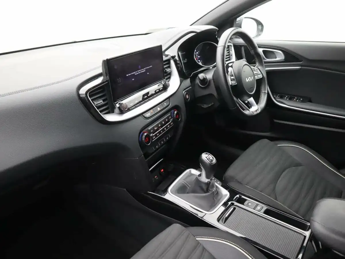 2022-kia-pro-ceed-15-t-gdi-gt-line-big-8