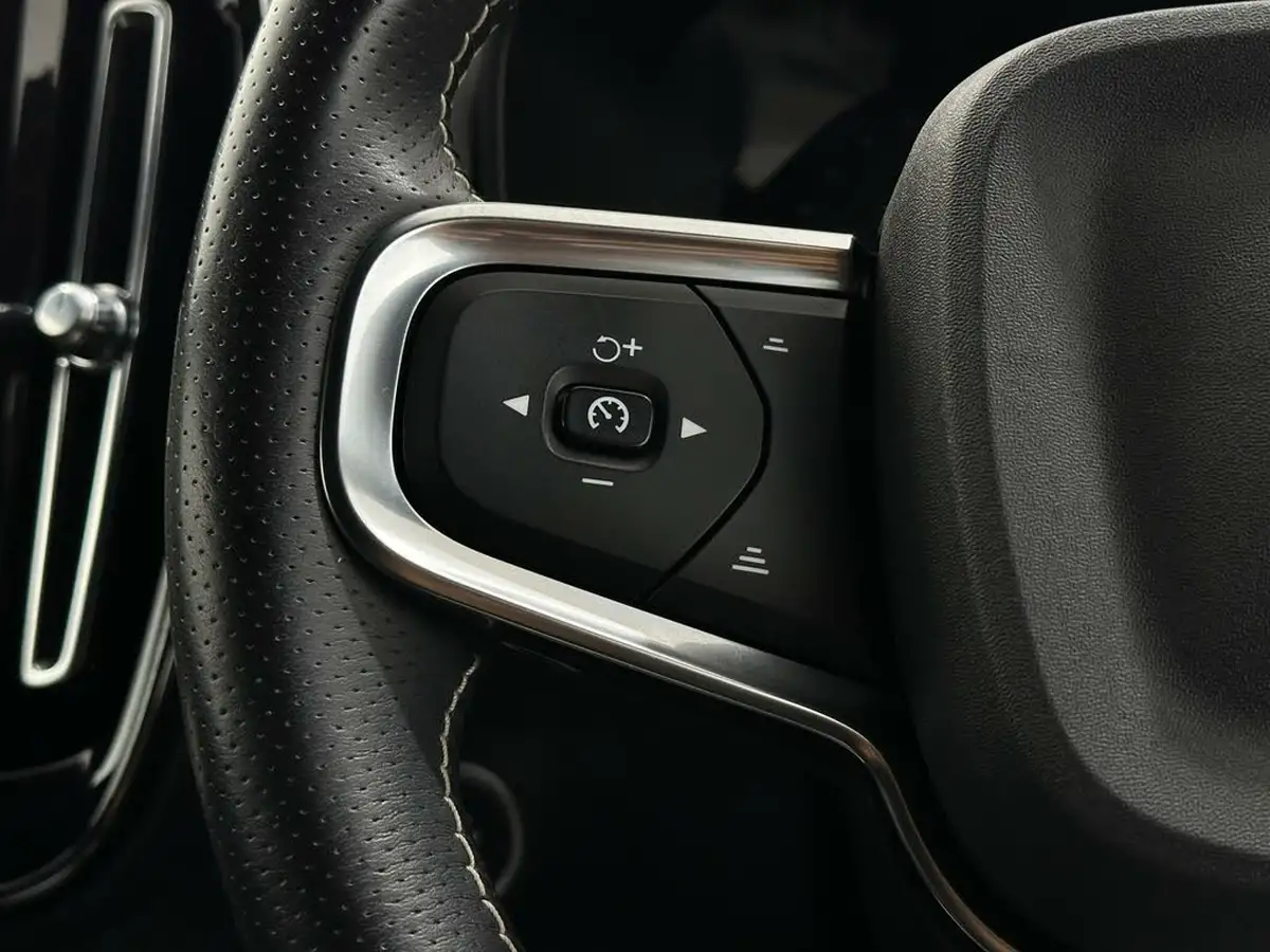 2021-volvo-xc40-15-t5-r-design-262bhp-big-11