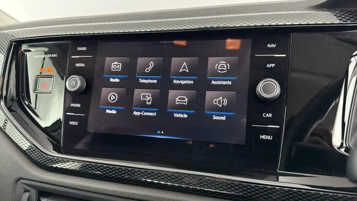 2024-volkswagen-polo-10-tsi-life-big-17