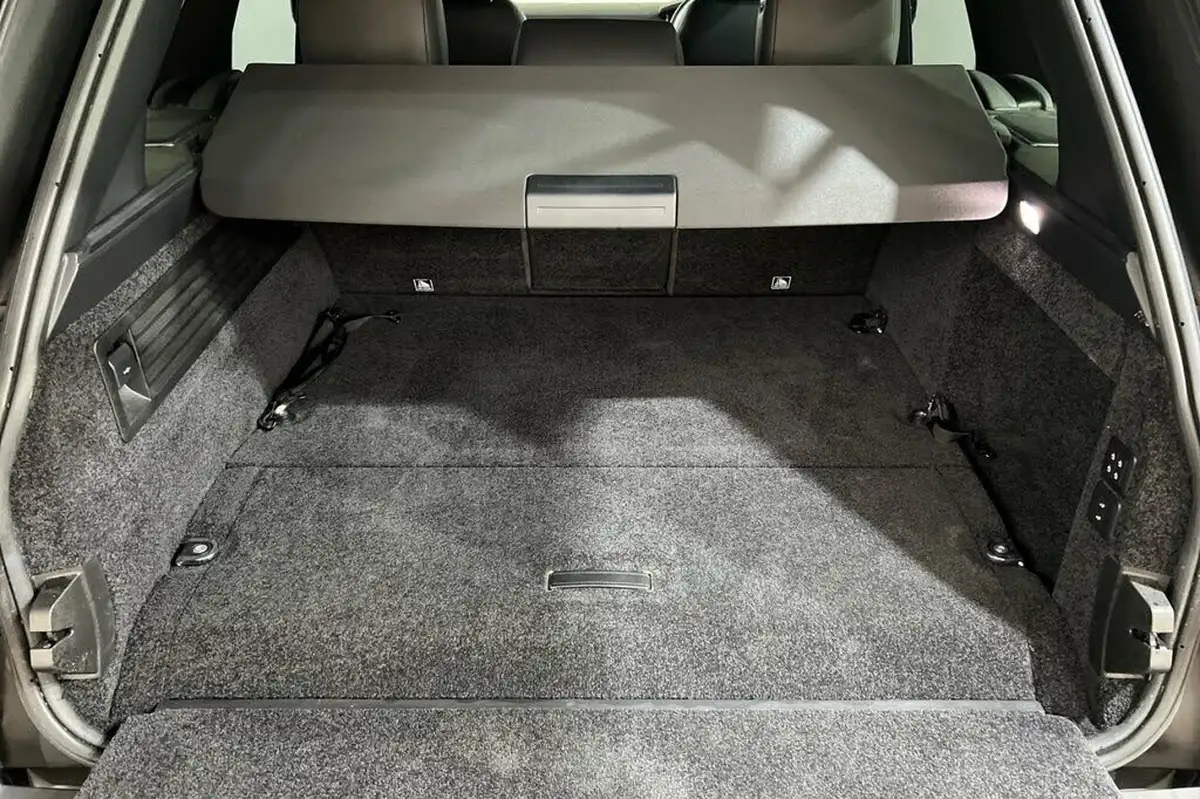 2019-land-rover-range-rover-20-p400e-vogue-big-42