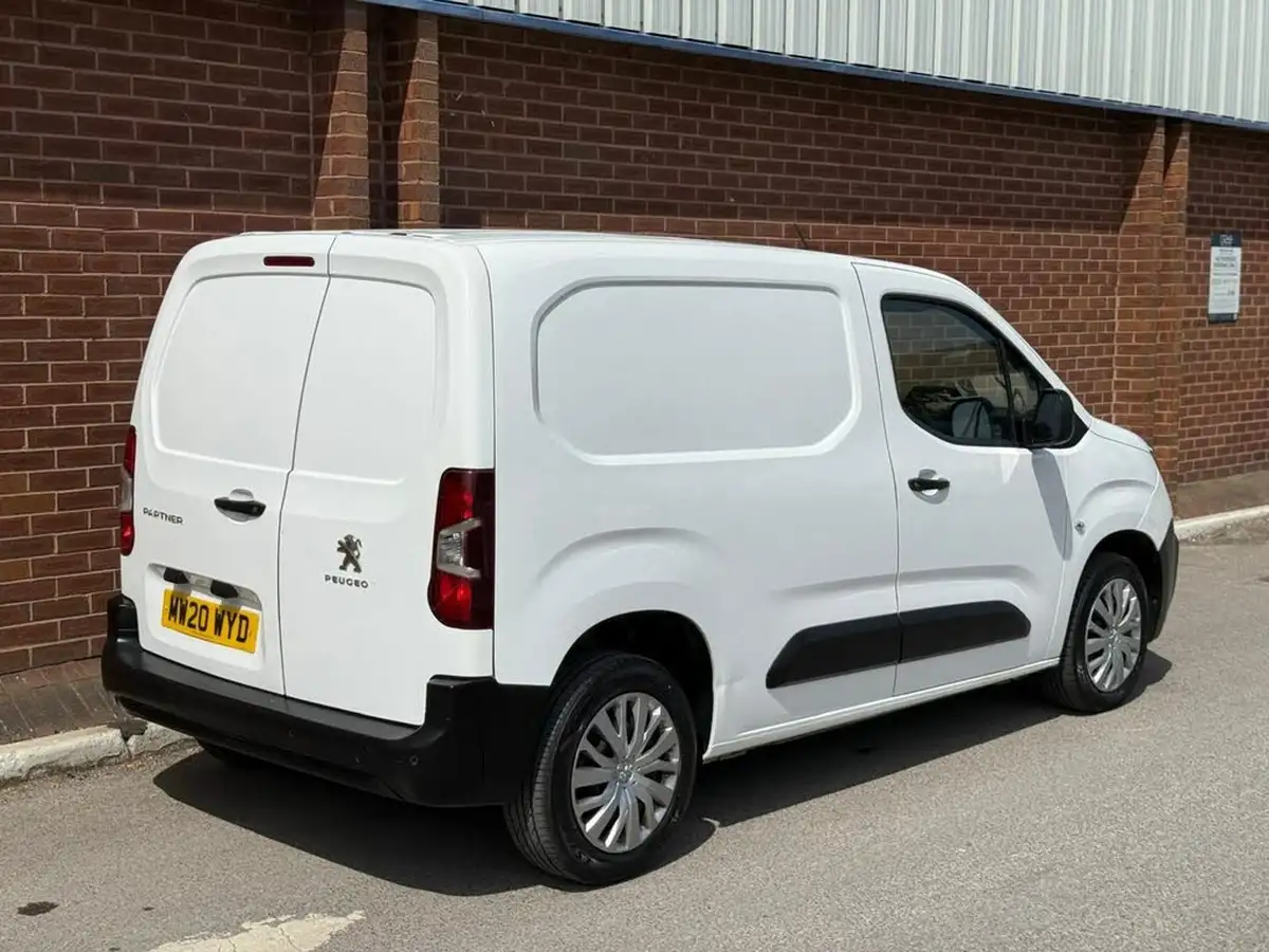 2020-peugeot-partner-15-bluehdi-1000-professional-100ps-eu6dt-panel-big-5