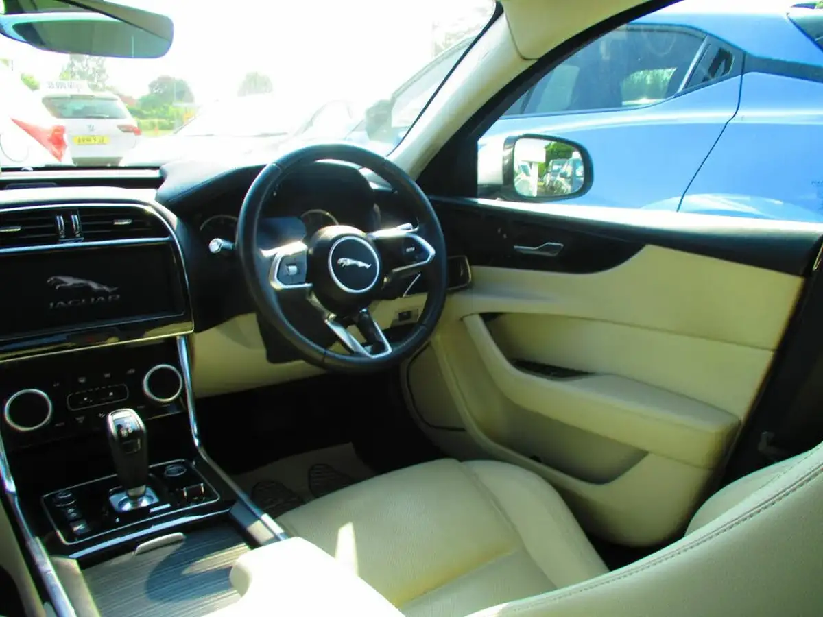 2020-jaguar-xe-20i-s-big-1