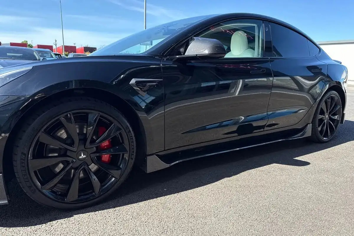 2020-tesla-model-3-e-performance-big-27