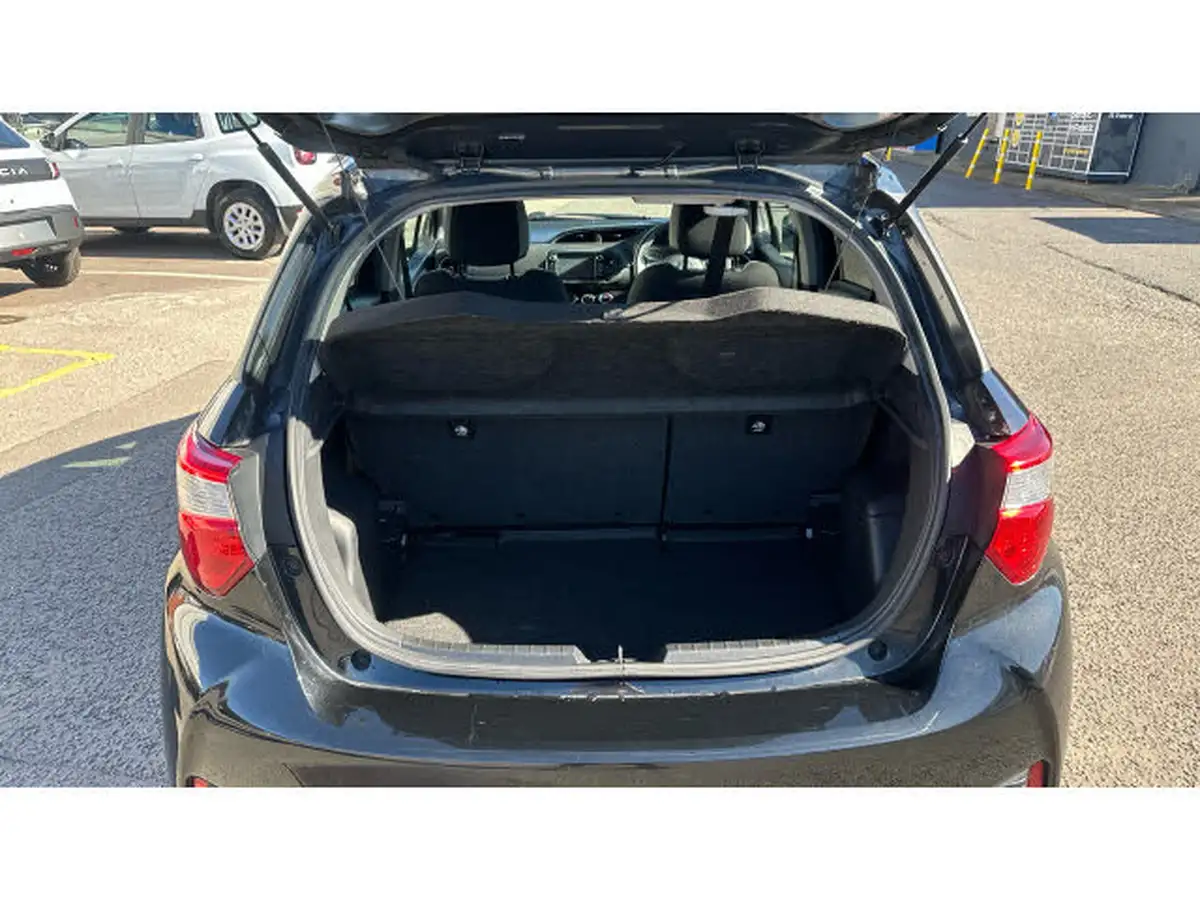 2020-toyota-yaris-15-vvt-i-y20-111bhp-1496cc-big-3
