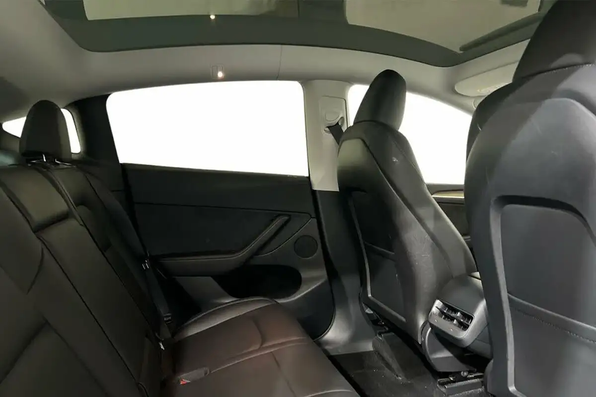2023-tesla-model-y-e-rwd-big-7