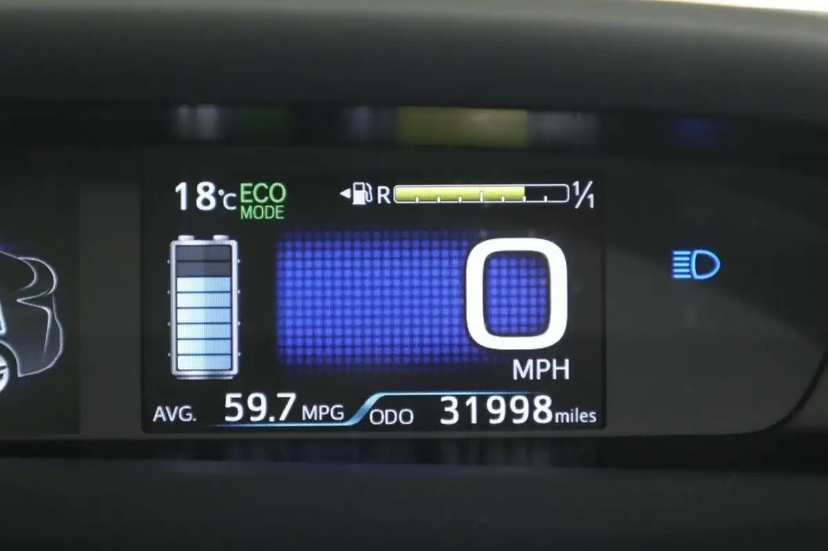 2019-toyota-prius-18-vvt-i-excel-cvt-big-29