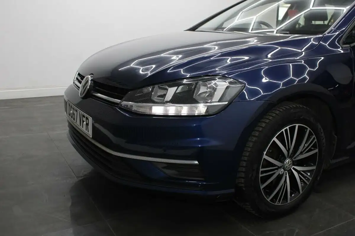 2017-volkswagen-golf-14-tsi-se-nav-ss-hatchback-5d-big-10