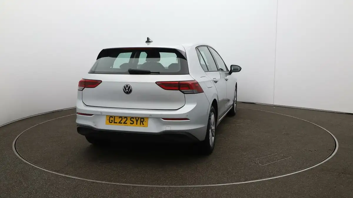 2022-volkswagen-golf-10-tsi-life-hatchback-big-47