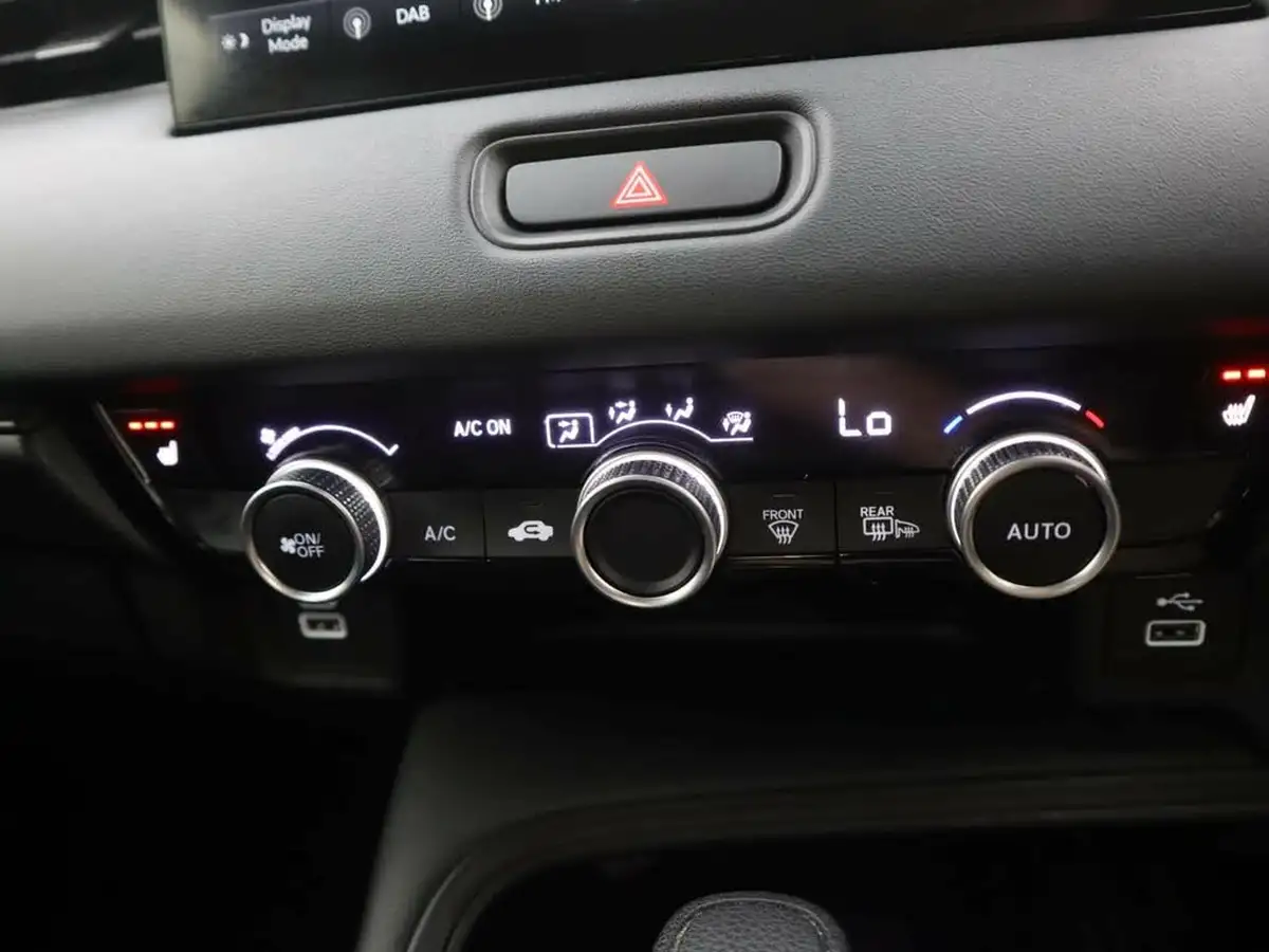 2022-honda-hr-v-15-i-mmd-elegance-big-17
