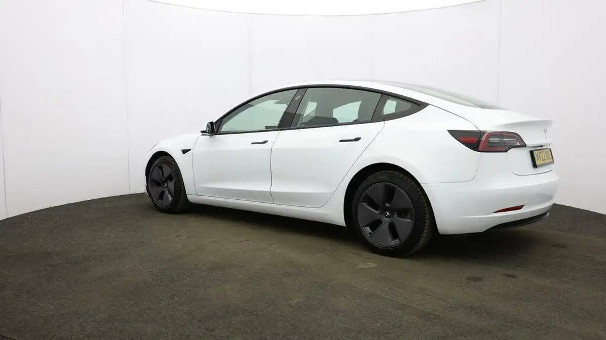 2021-tesla-model-3-e-standard-plus-big-4