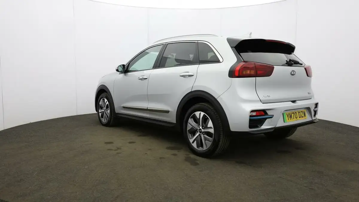 2021-kia-e-niro-ev-4-big-47