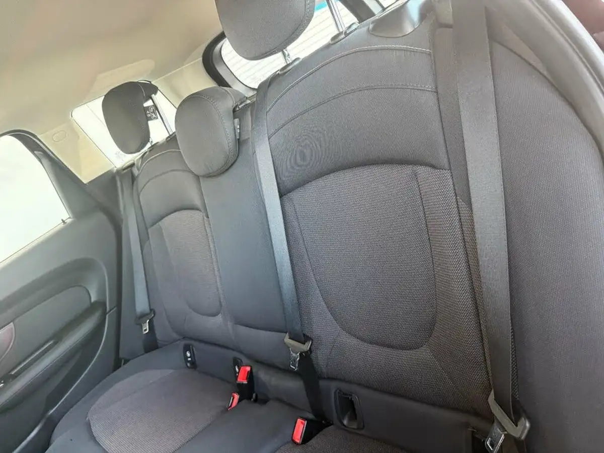 2018-mini-clubman-15-cooper-auto-big-19