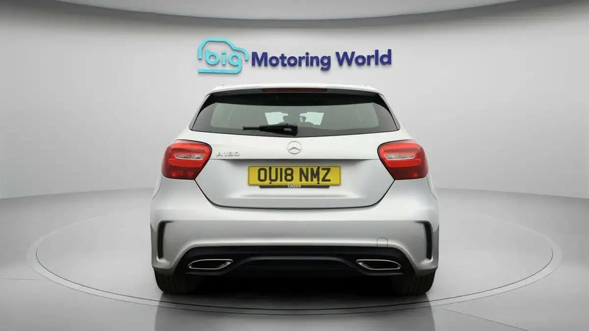 2018-mercedes-benz-a-class-16-a180-amg-line-ss-big-5