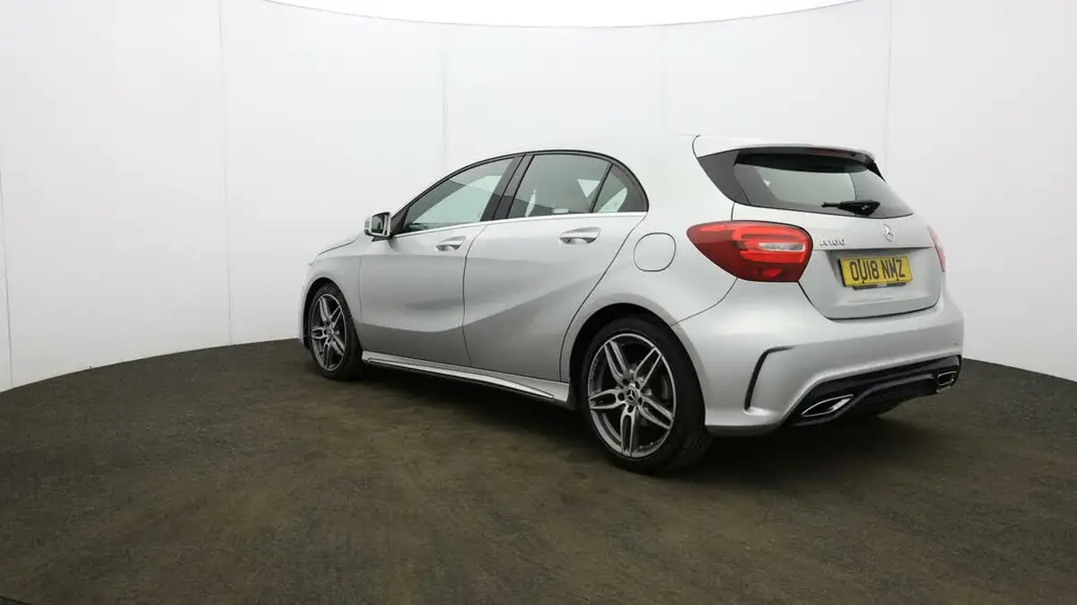 2018-mercedes-benz-a-class-16-a180-amg-line-ss-big-46